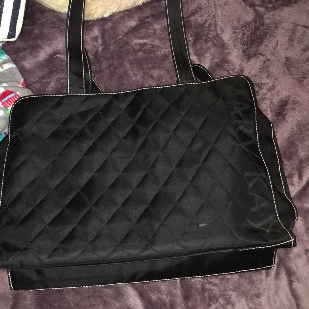 i’m selling a mary kay bag